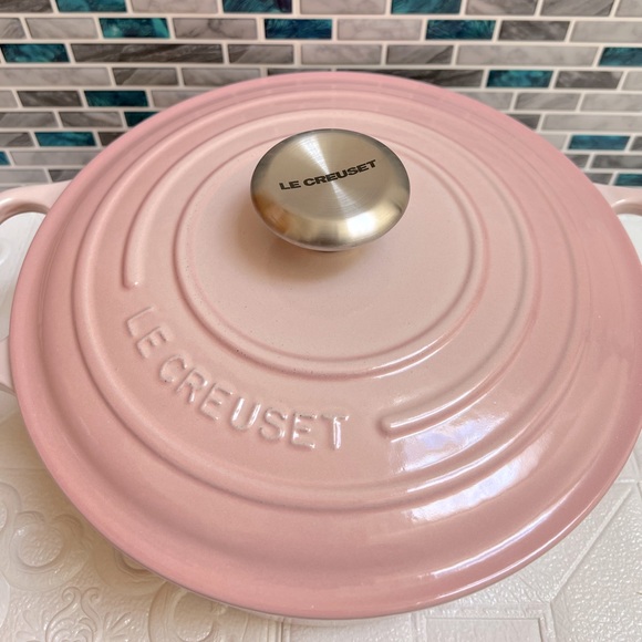 Le Creuset Kitchen Le Creuset Dutch Oven 45qt Shell Pink Poshmark